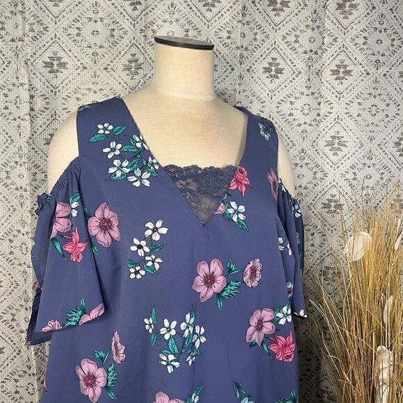 LANE Bryant  Floral Cold Shoulder Blouse Top size 18 - Picture 2 of 5